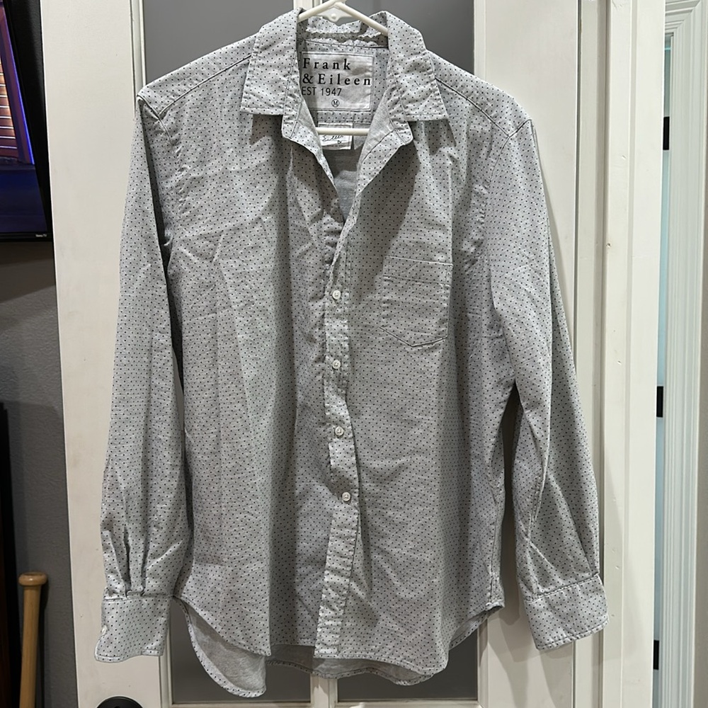 Frank & Eileen black polkadots on gray base button down, M
